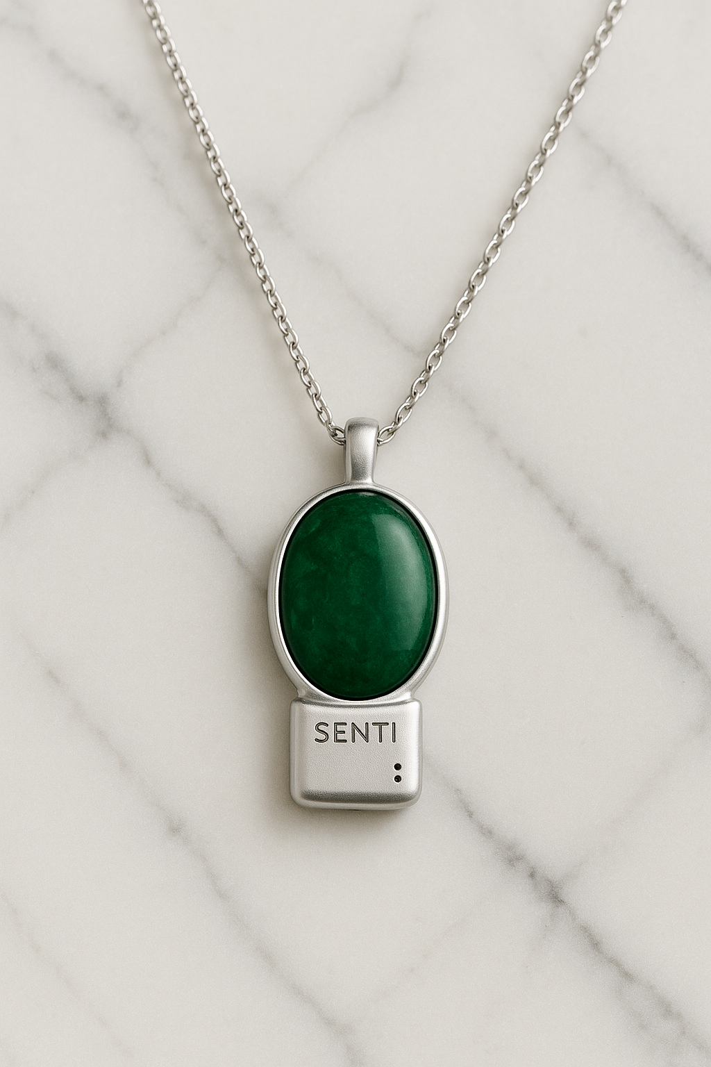 Senti Emerald Green on Silver